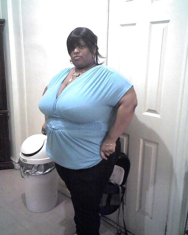 25P KICKASS BBW AMATEUR GALLERY