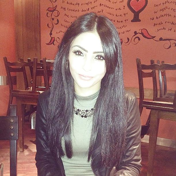 10P Uk british - Indian paki slut for comments