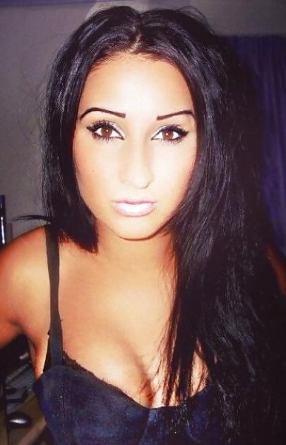 25P Uk british - turkish arab slut