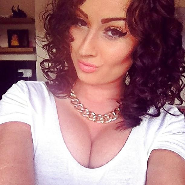 25P Uk british - turkish arab slut