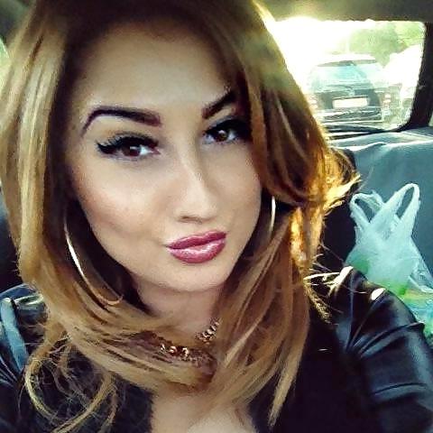 25P Uk british - turkish arab slut