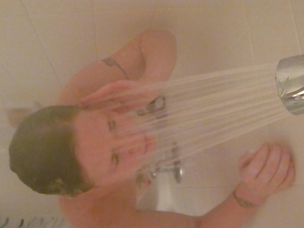 22P I sneak in on Baby washing her pussy in the shower
