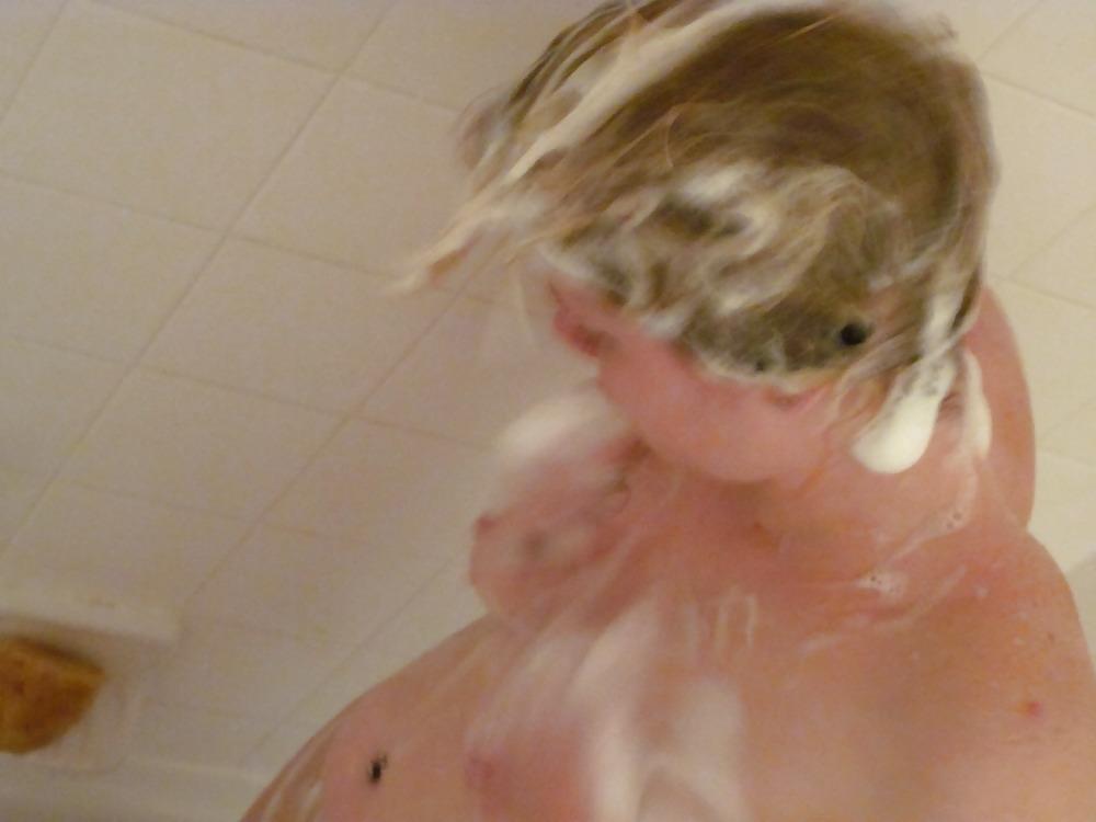 22P I sneak in on Baby washing her pussy in the shower