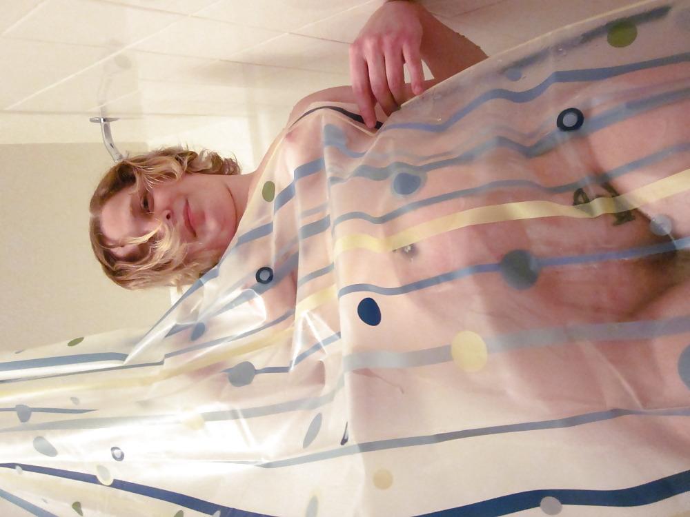 22P I sneak in on Baby washing her pussy in the shower