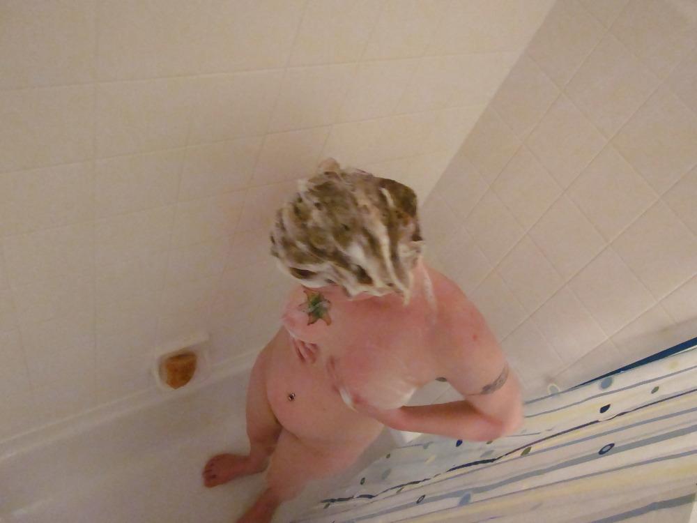 22P I sneak in on Baby washing her pussy in the shower