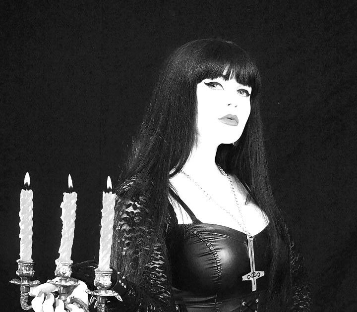19P Goth slut session 1