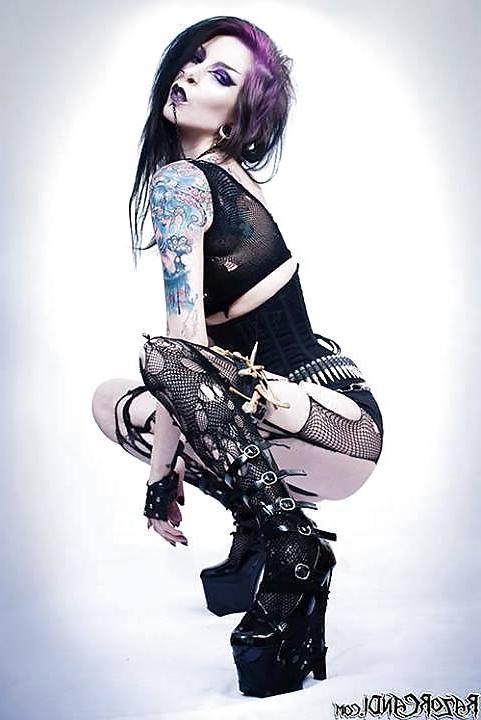 19P Goth slut session 1