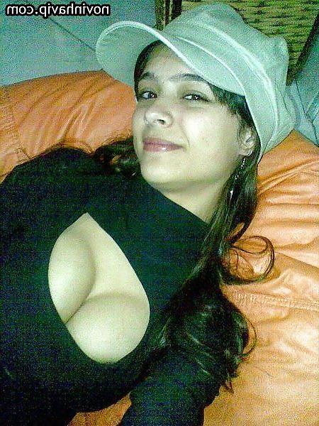 13P Latina cleavage 3