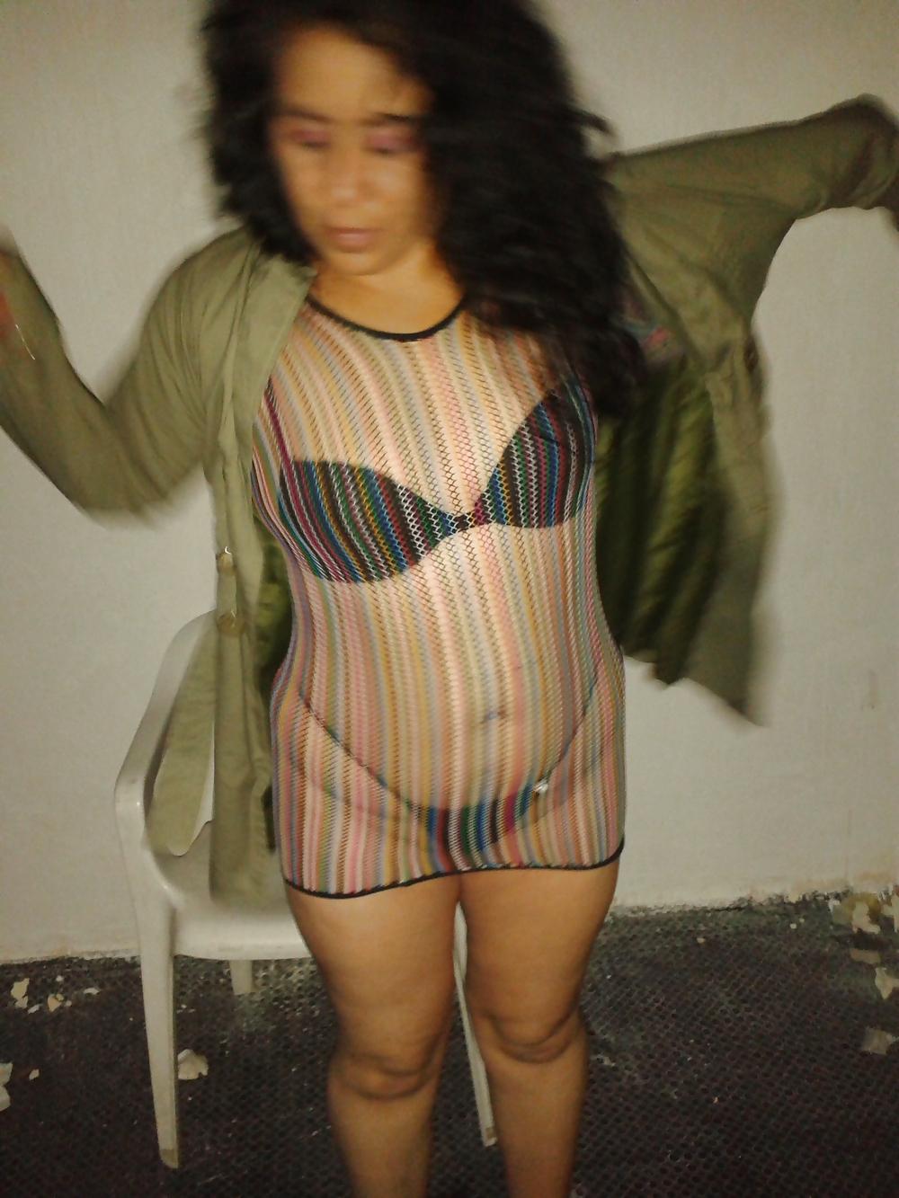 14P Mujer Swinger Cogida por varios en publico