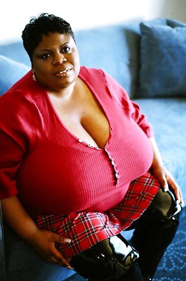 19P Big black boobs clothed
