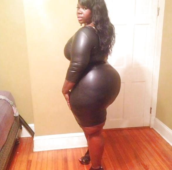19P Big black boobs clothed