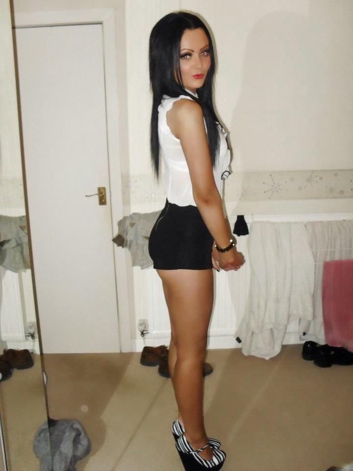 5P British Brunette Chav 