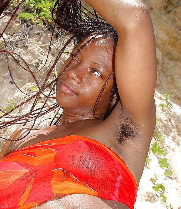 16P Hairy Black Lady