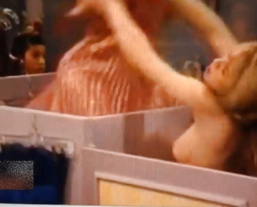 8P Celeb 012 - Jennette McCurdy - the Nip-Slip