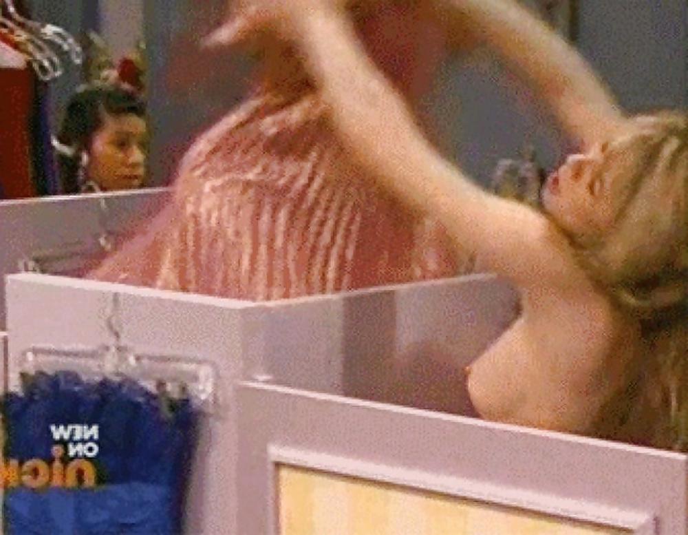 8P Celeb 012 - Jennette McCurdy - the Nip-Slip