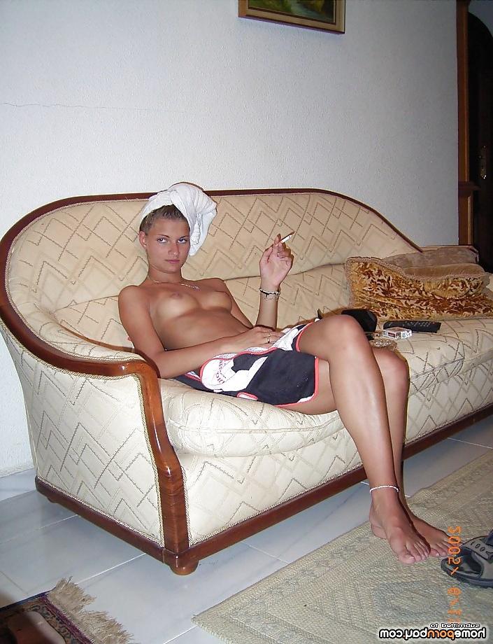 8P Tanned GF taking a shower