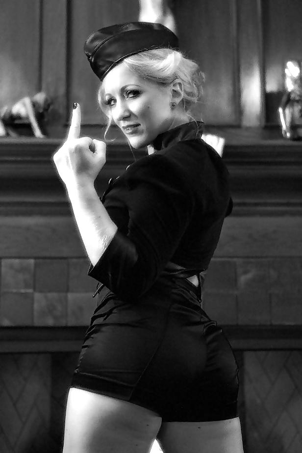 25P Femdom 04