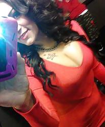 25P Thick latina milf cleavage