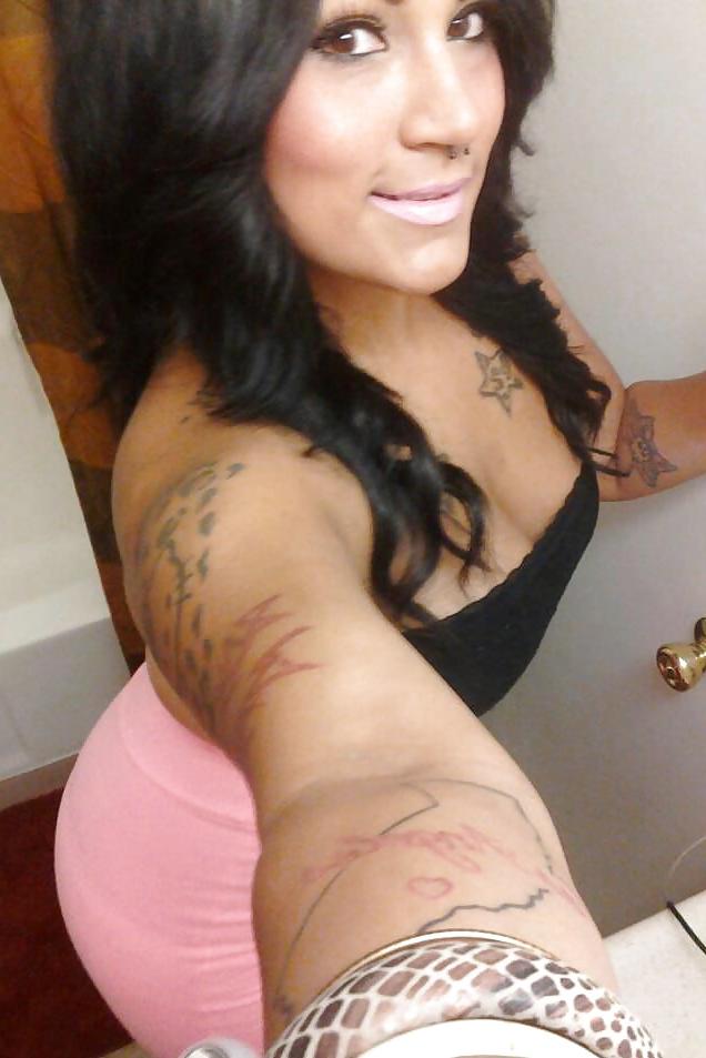 25P Thick latina milf cleavage