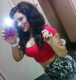 25P Thick latina milf cleavage