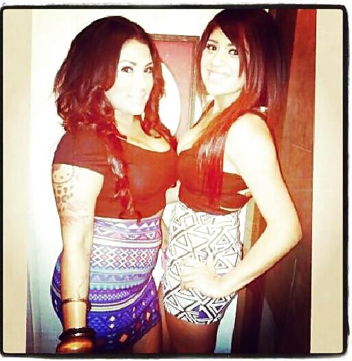 25P Thick latina milf cleavage