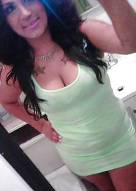 25P Thick latina milf cleavage