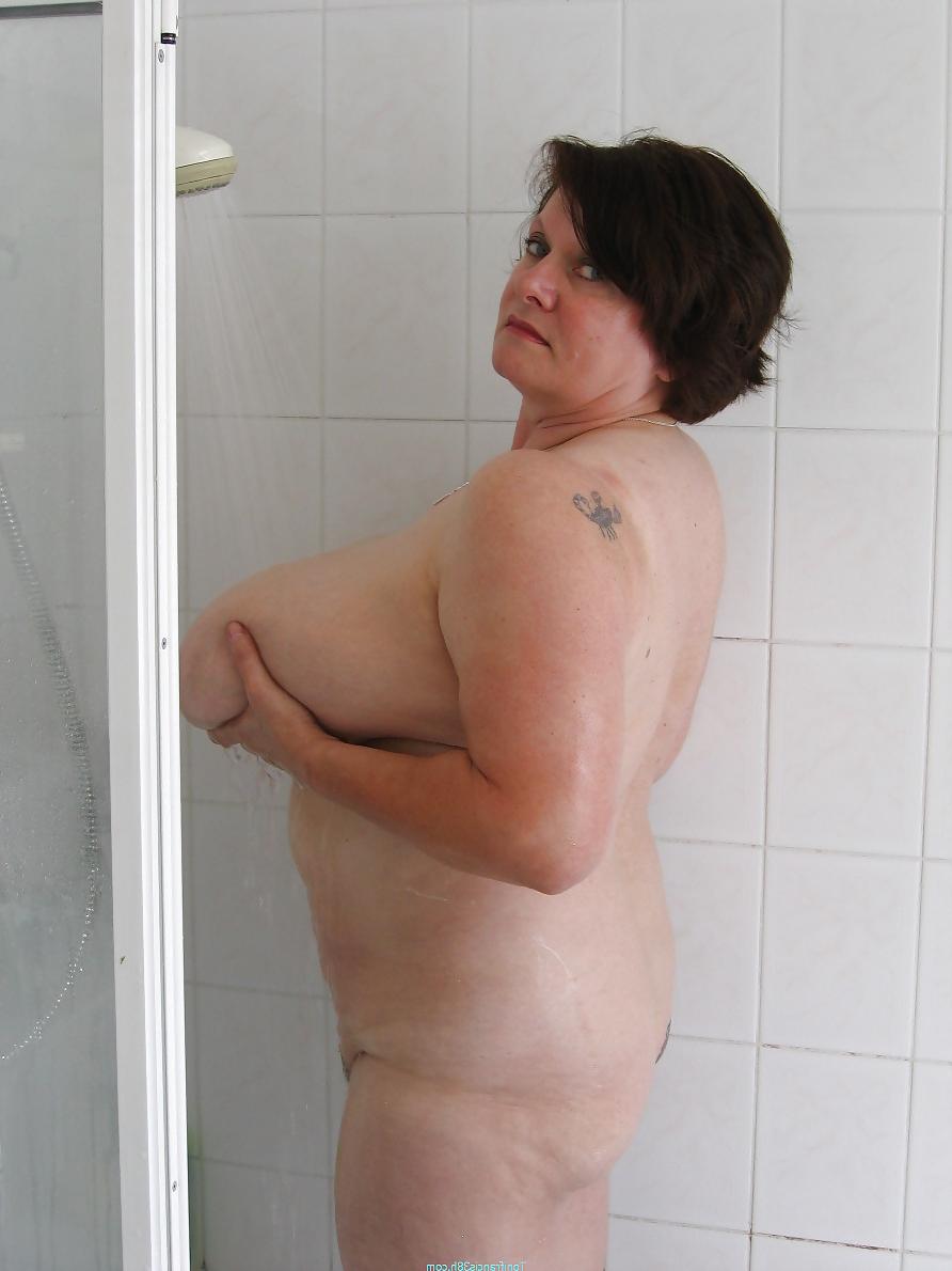 25P Toni kessering - shower