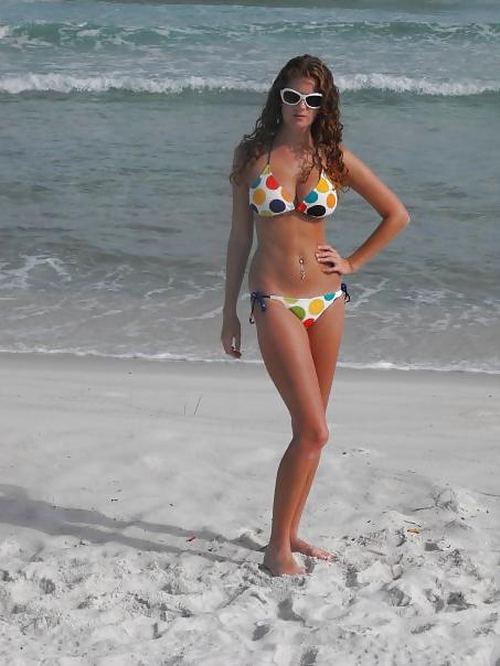 7P Red Hair Bikini
