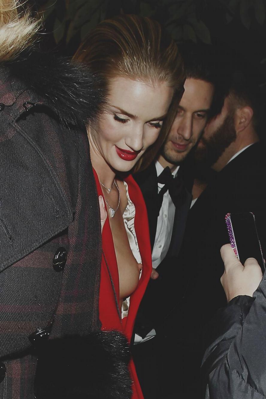 5P Rosie Huntington nip slip