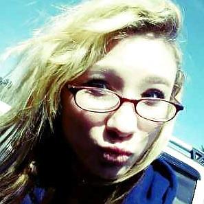 25P Cute nerdy teen