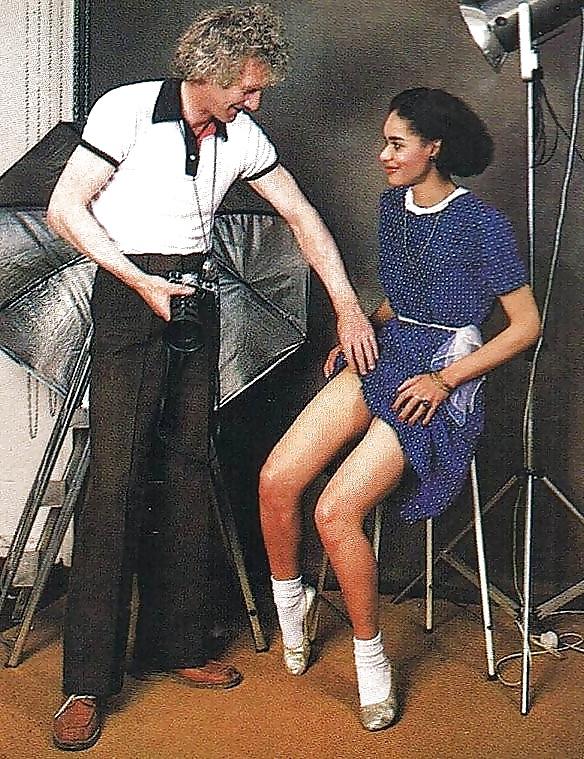 25P White Photographer Talks Black Housewife Into His Studio