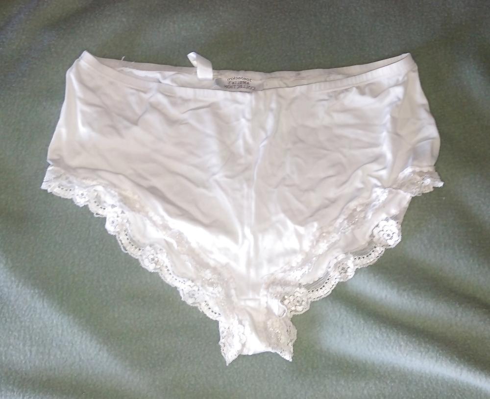 9P Wife's cousin's underwear display