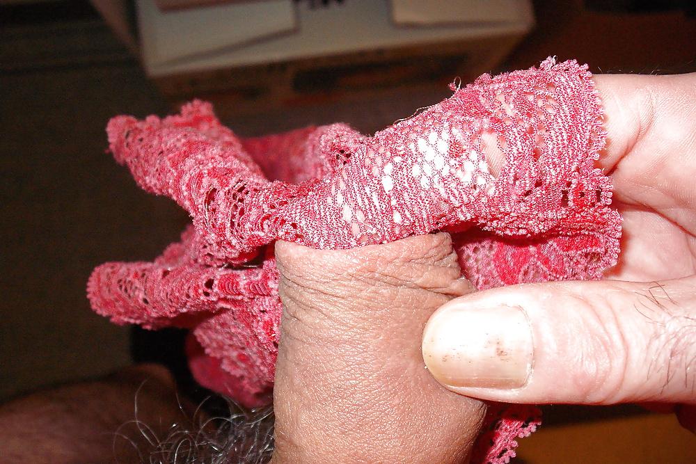 24P Ejaculation ds petites culottes voisine 2