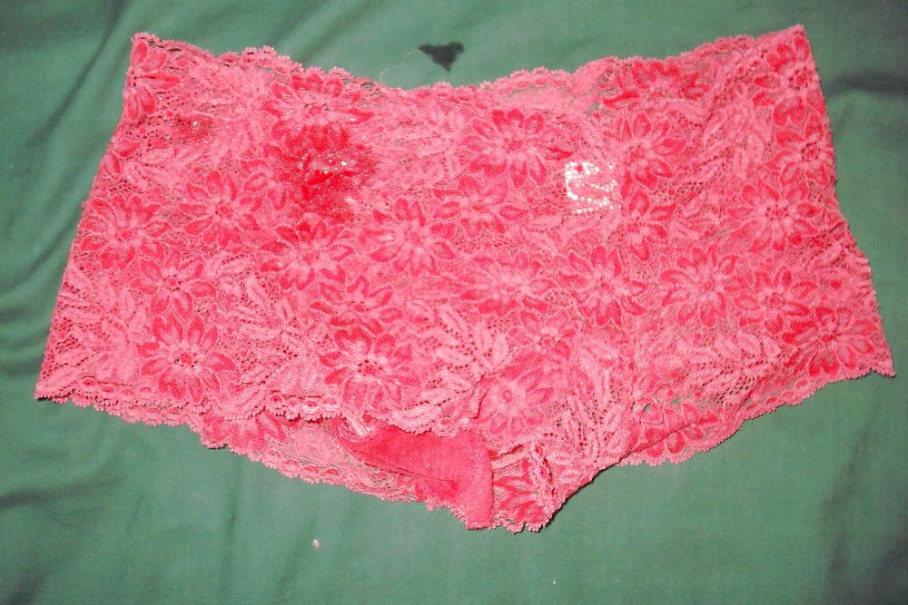 24P Ejaculation ds petites culottes voisine 2
