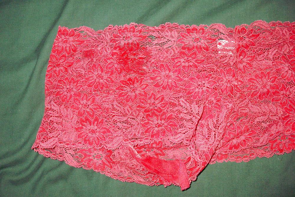 24P Ejaculation ds petites culottes voisine 2