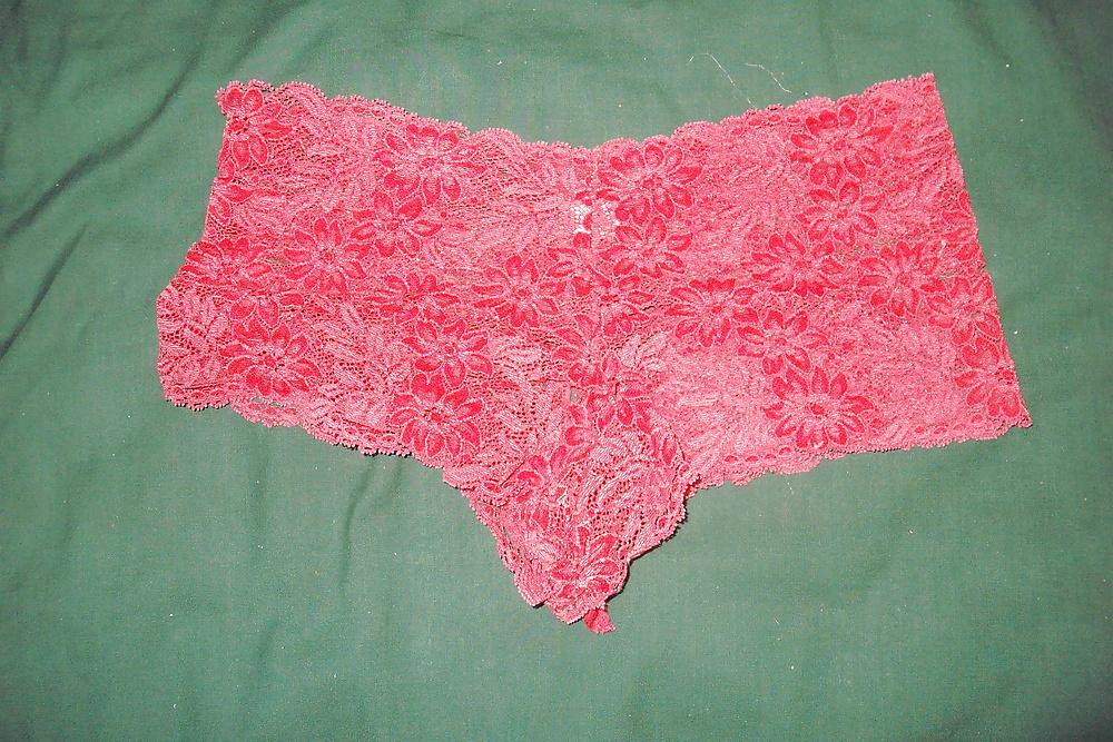 24P Ejaculation ds petites culottes voisine 2