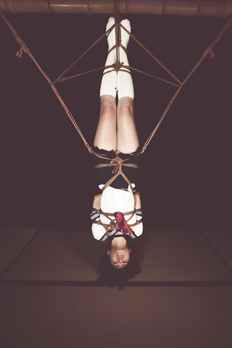 25P Bondage asian hanging