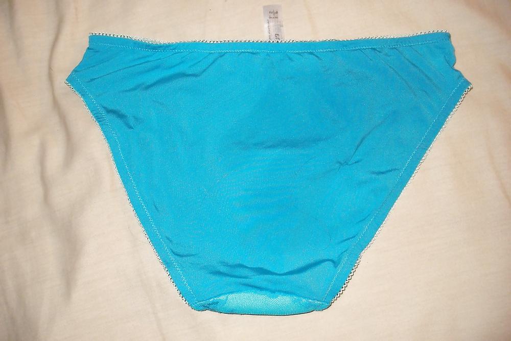 25P Ejaculation ds petites culottes voisine 4