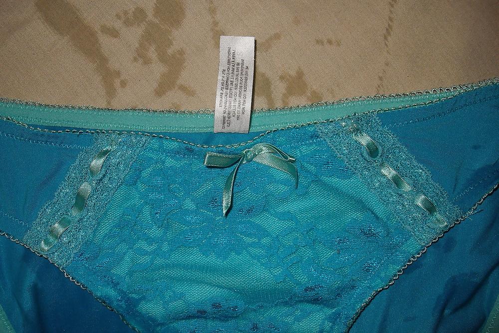 25P Ejaculation ds petites culottes voisine 4