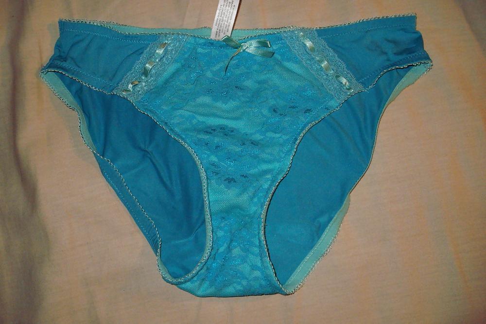 25P Ejaculation ds petites culottes voisine 4
