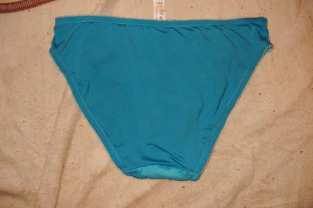 25P Ejaculation ds petites culottes voisine 4