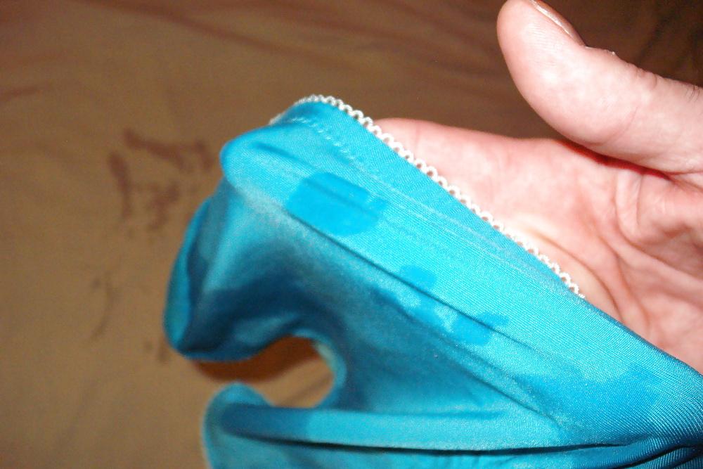 25P Ejaculation ds petites culottes voisine 4