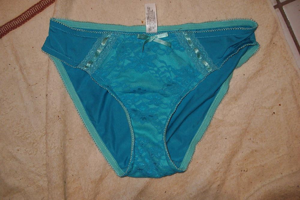 25P Ejaculation ds petites culottes voisine 4