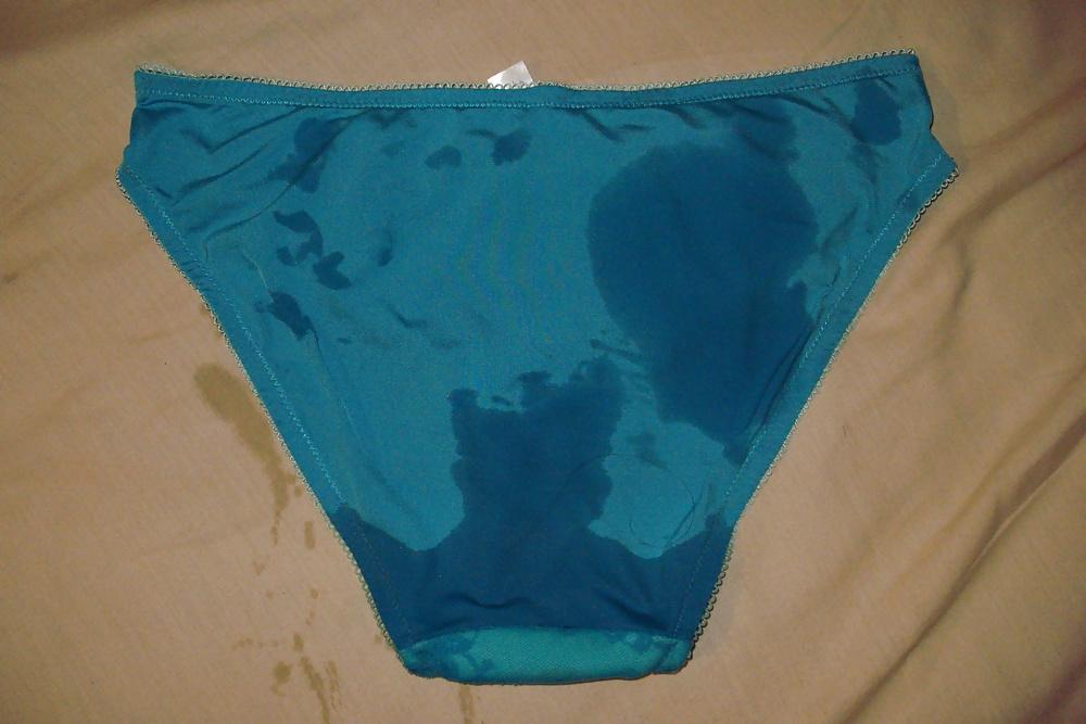 25P Ejaculation ds petites culottes voisine 4