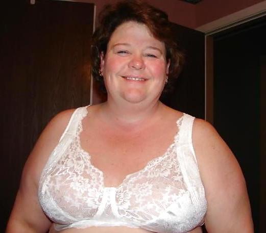 25P Lovely grannies bbw pics, looks charming 1