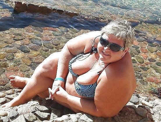 25P Lovely grannies bbw pics, looks charming 1
