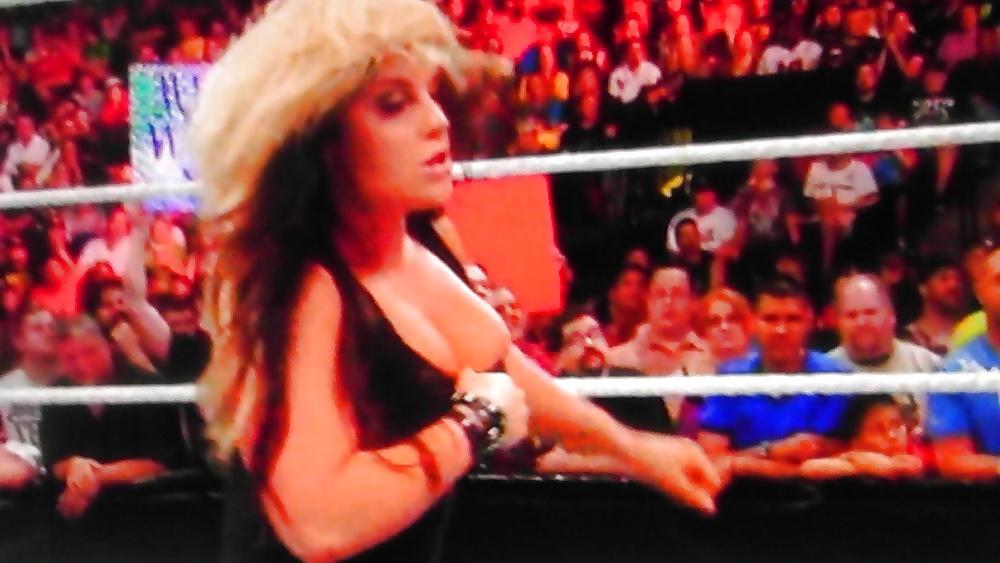25P Kaitlyn Nipple and Boob Slips