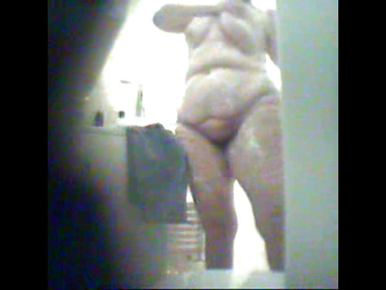 7P Bbw wife caught with spy cam