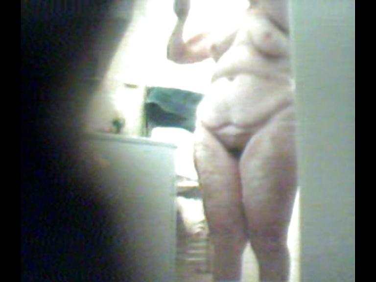7P Bbw wife caught with spy cam