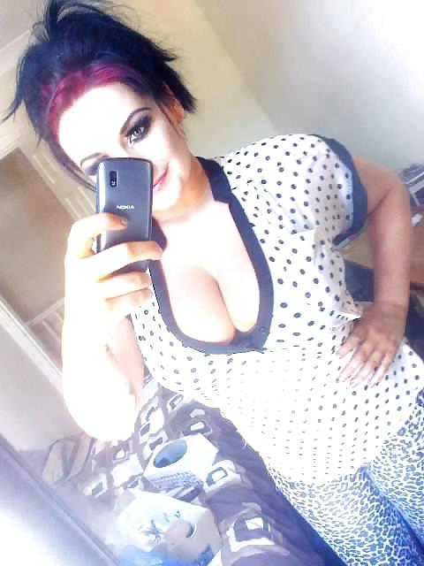 25P British Big Tit Babe From Wigan 
